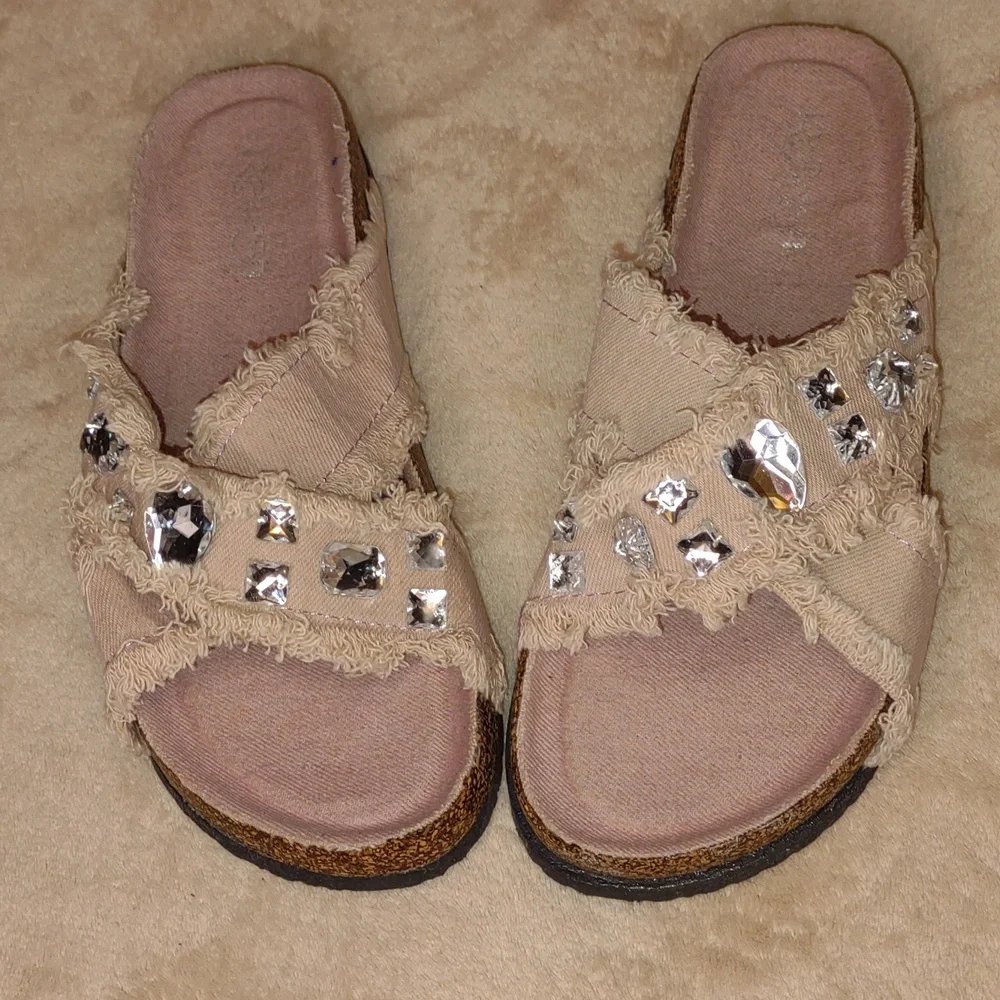 👣REFRESH ,🇺🇲Mauve Crisscross Rhinestone Leo Sandals